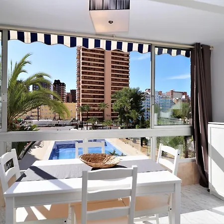 Versalles Pool Levante Apartman *