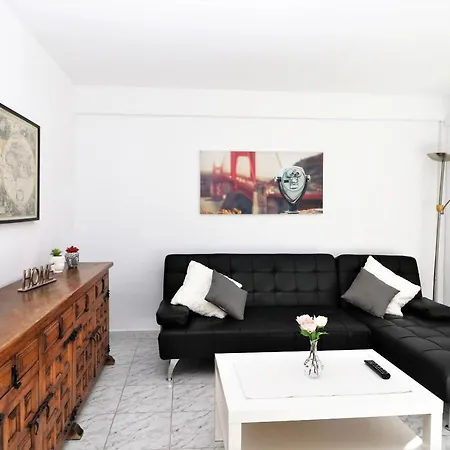 Apartman Versalles Pool Levante *